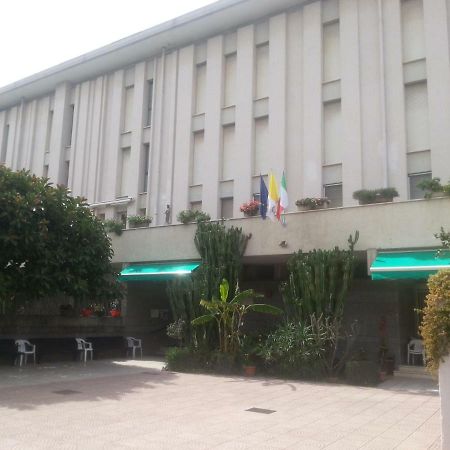 Centro Giovanile Padre Minozzi Otel Policoro Dış mekan fotoğraf
