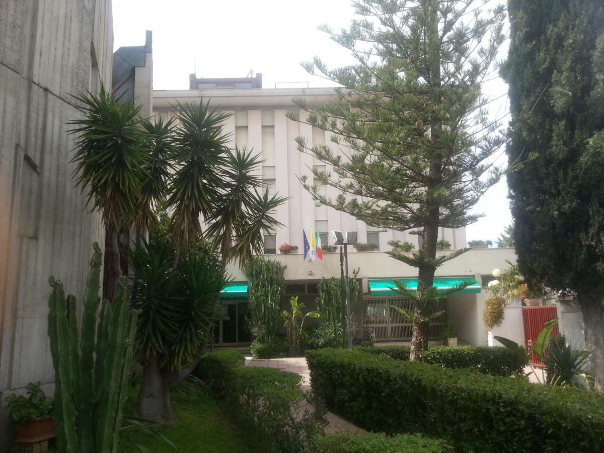 Centro Giovanile Padre Minozzi Otel Policoro Dış mekan fotoğraf